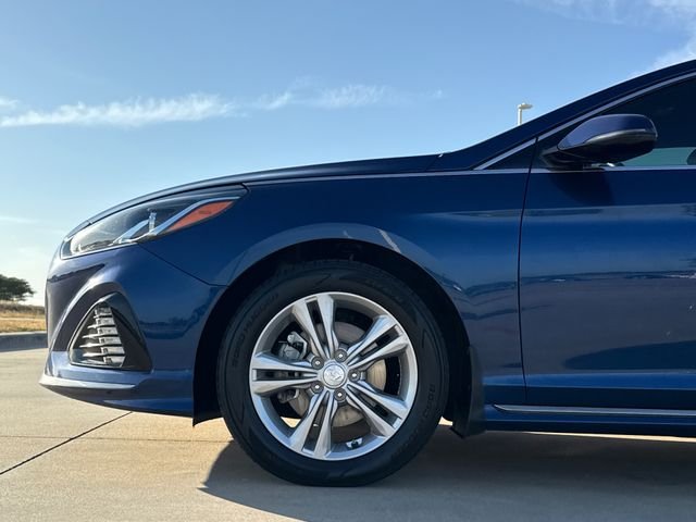 Used 2019 Blue Hyundai Sport image 5