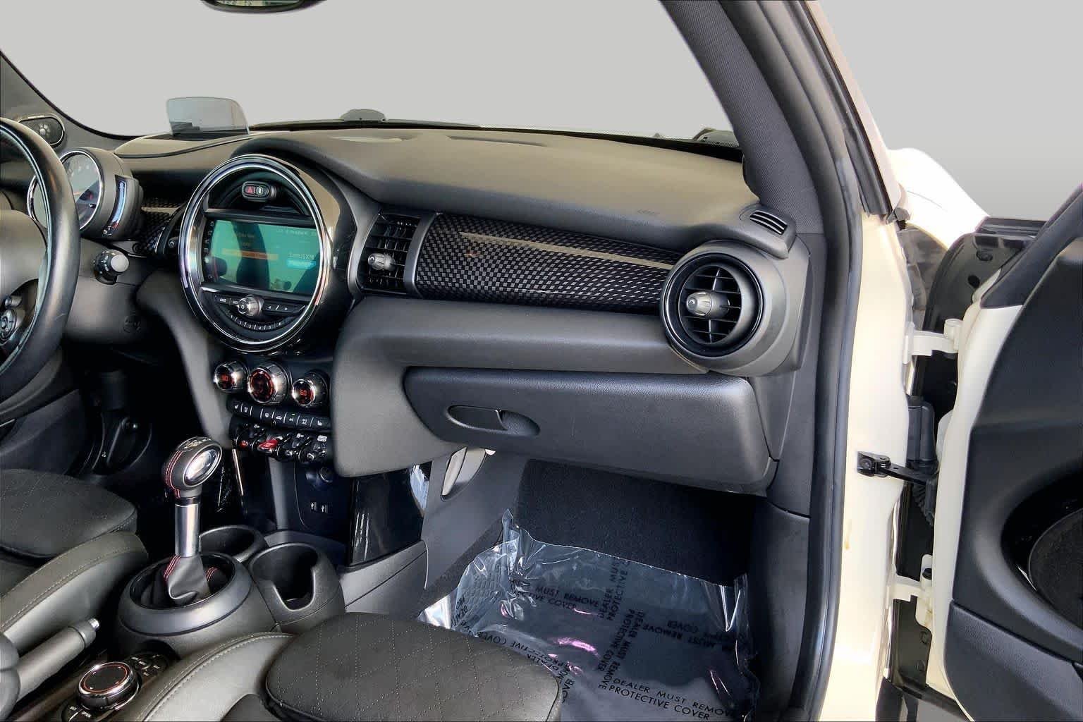 Used 2019 Pepper White MINI Cooper S image 19