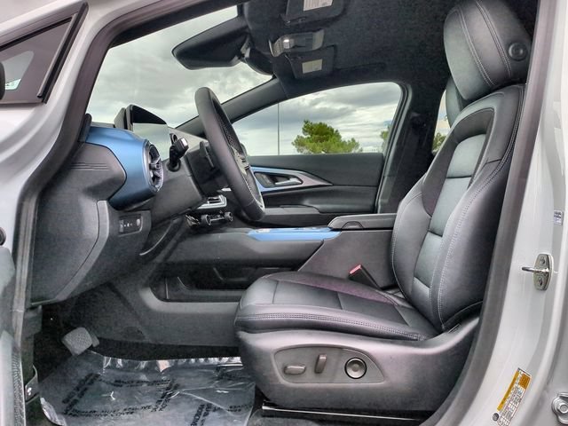 Used 2026 Summit White Chevrolet LT image 22