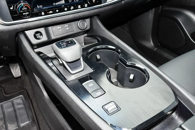 New 2026 Everest White Pearl TriCoat Nissan Dark Armor image 35