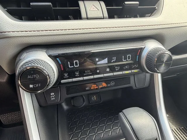 Used 2025 Silver Toyota XLE image 20