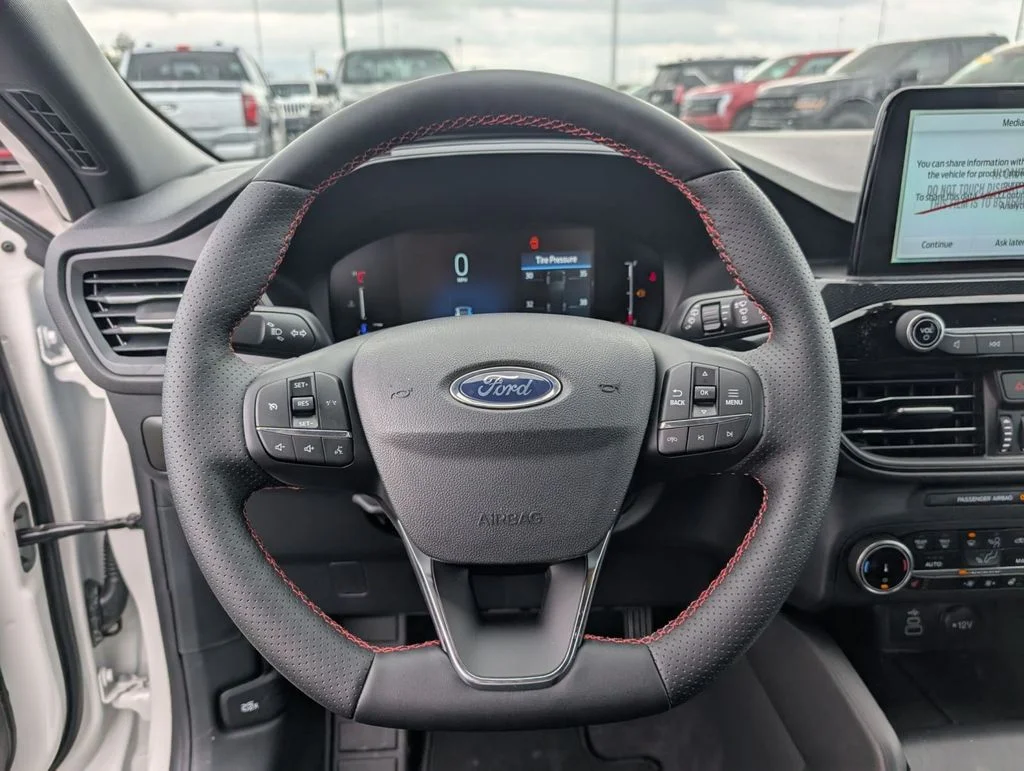New 2026 Star White Metallic Tri-coat Ford ST-Line image 25