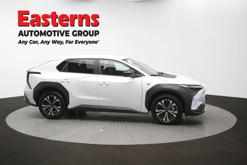 Used 2023 White Subaru Premium image 44