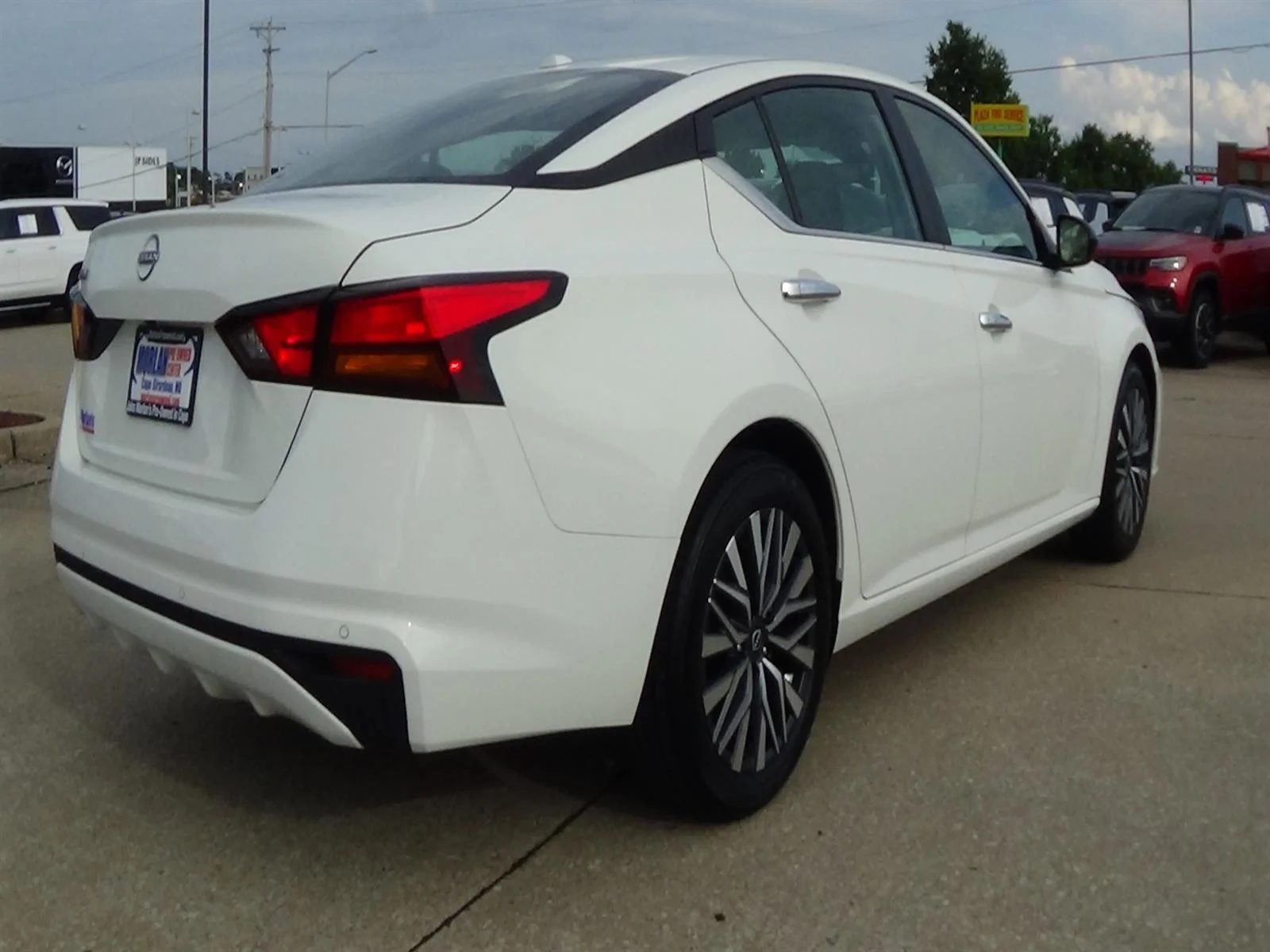 Certified Used 2025 Glacier White (qak) Nissan 2.5 SV image 6