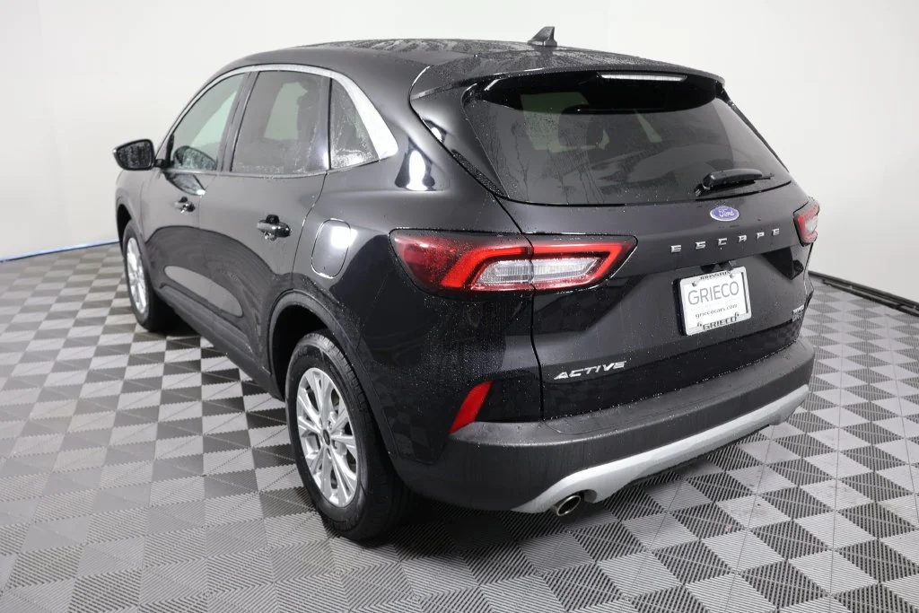 Used 2024 Black Metallic Ford Active image 6