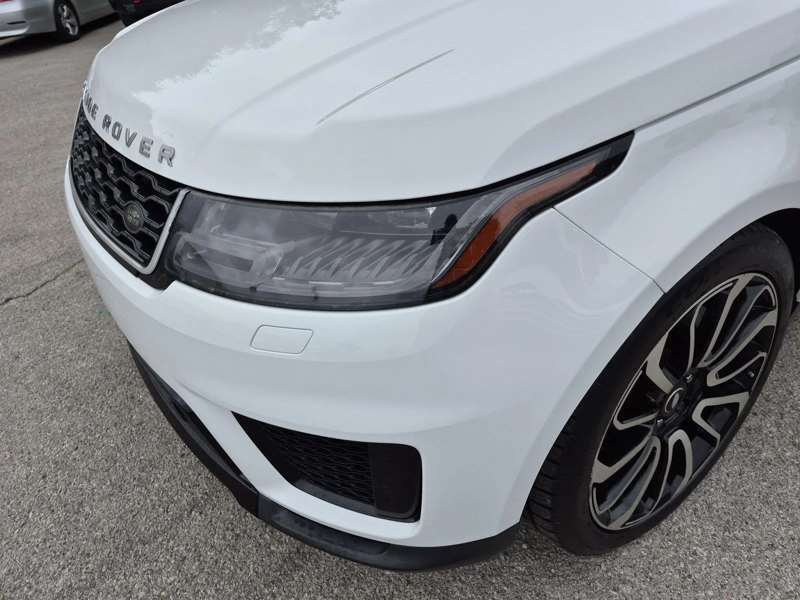 Used 2018 Fuji White Land Rover SE image 9