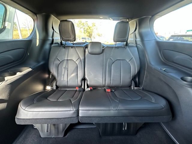 2026 Chrysler Pacifica Select - Photo 30