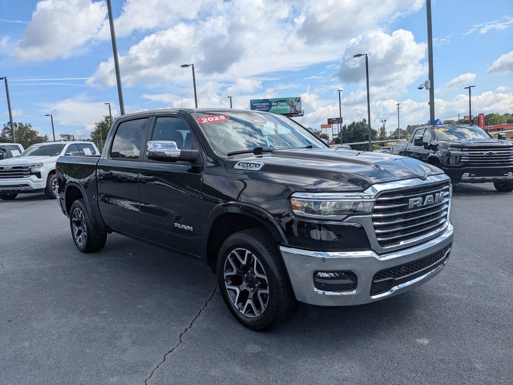 2025 Ram 1500 Laramie photo 3