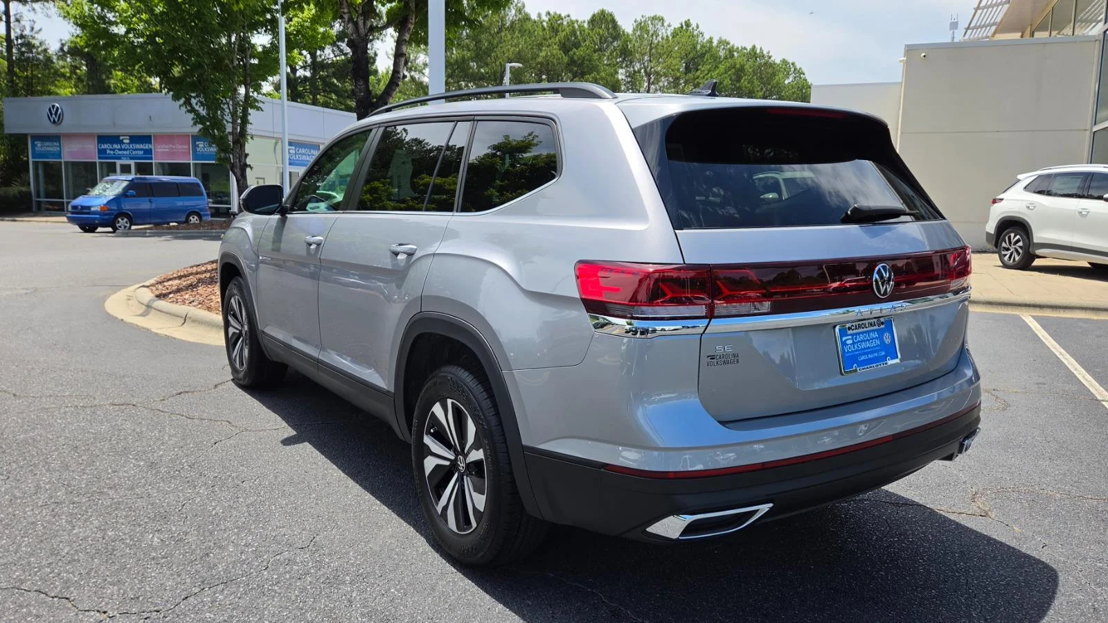 New 2026 silver mist metallic Volkswagen 2.0T SE image 4