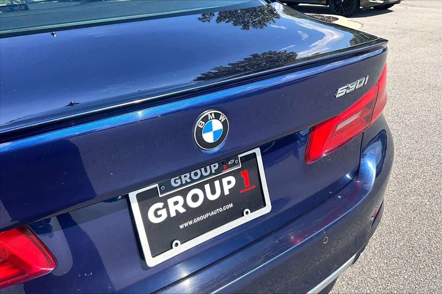 Used 2018 Mediterranean Blue Metallic BMW 530i image 9