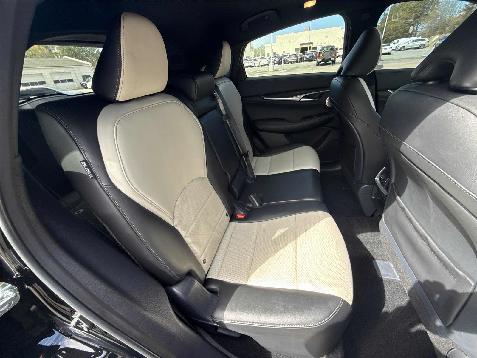 Used 2025 Black Obsidian INFINITI ESSENTIAL image 29