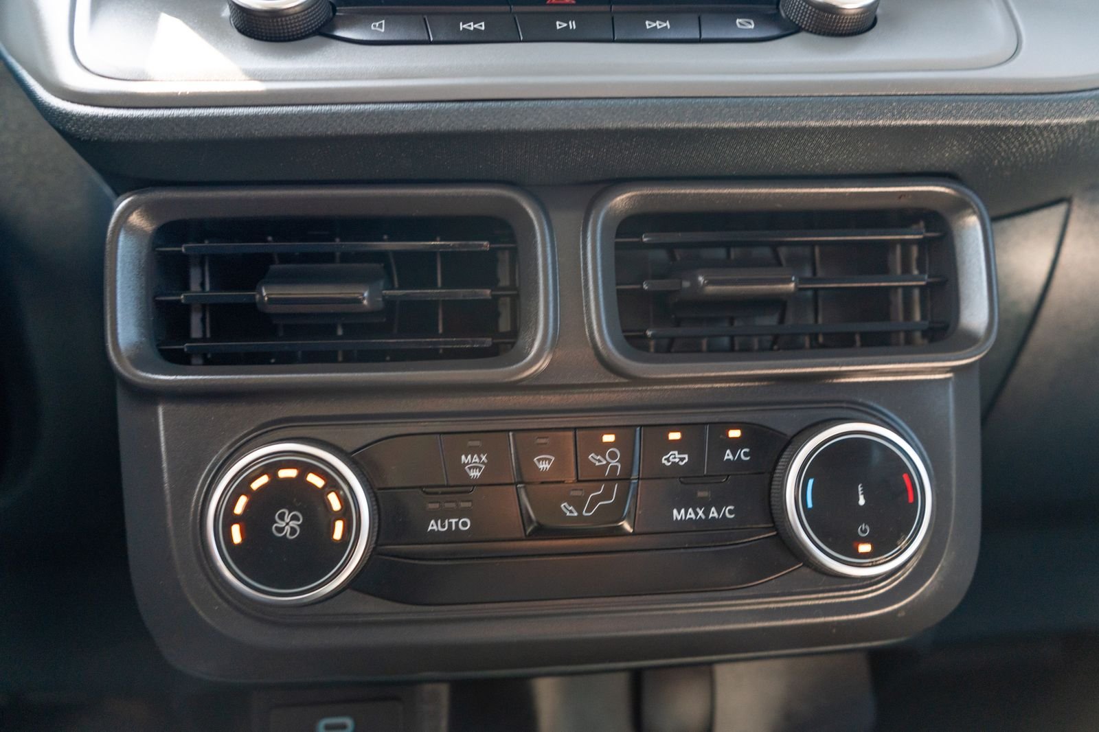 Used 2024 Cactus Ford XL image 29