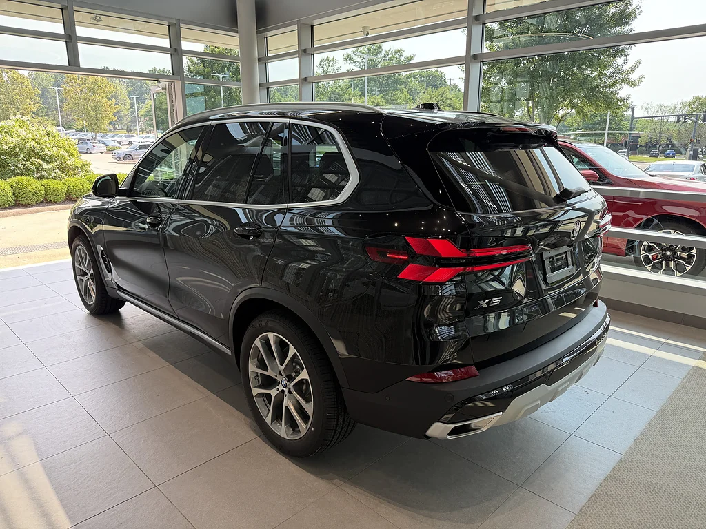 New 2026 Black Sapphire Metallic BMW xDrive40i image 4