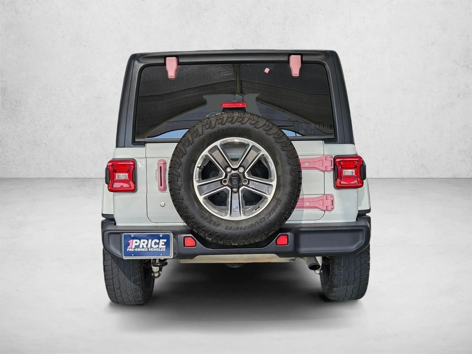Used 2018 Bright White Clearcoat Jeep Sahara image 6
