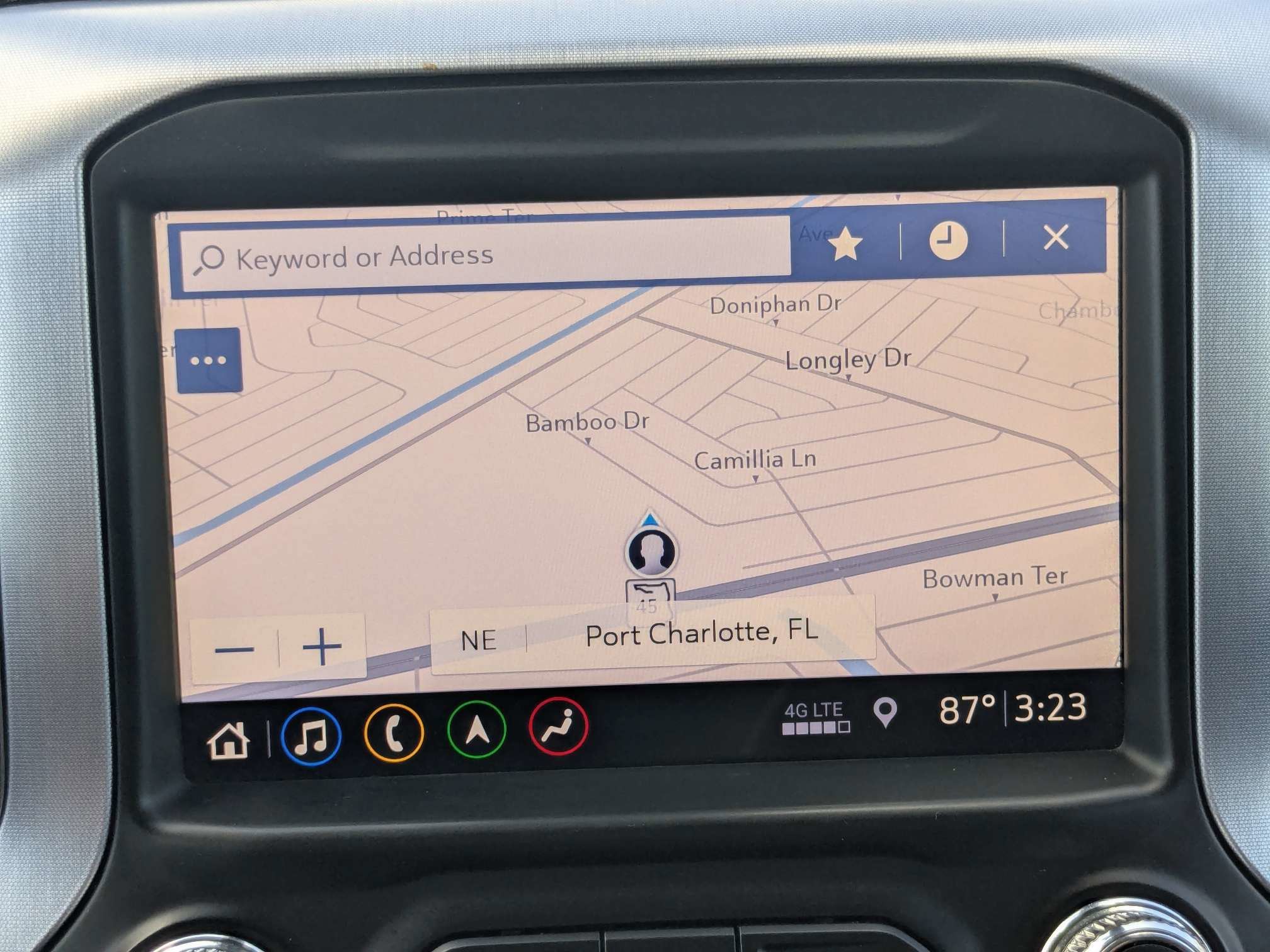 Used 2019 Smokey Quartz Metallic GMC SLT image 29
