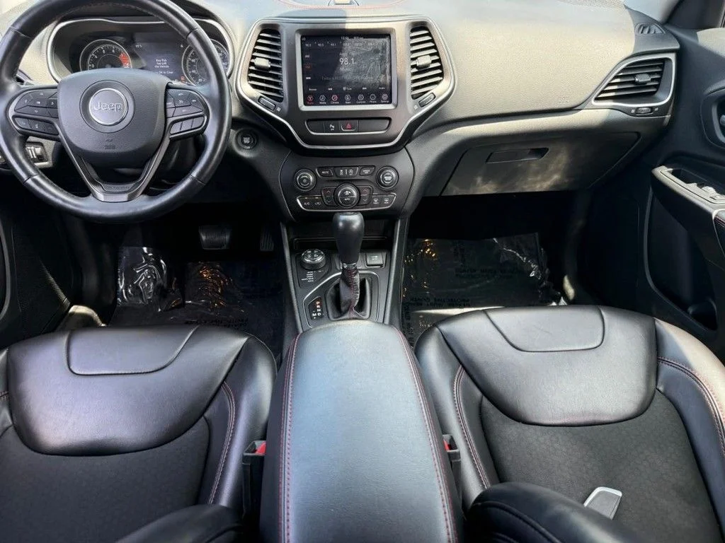 Used 2019 Red Jeep Trailhawk image 12