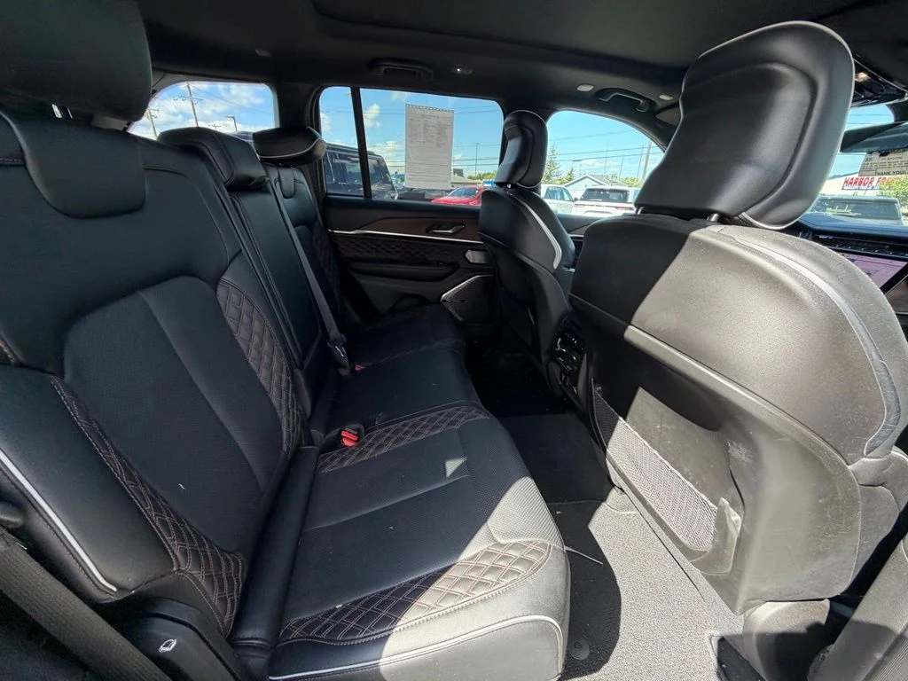 Used 2022 Silver Jeep Summit 4xe image 14