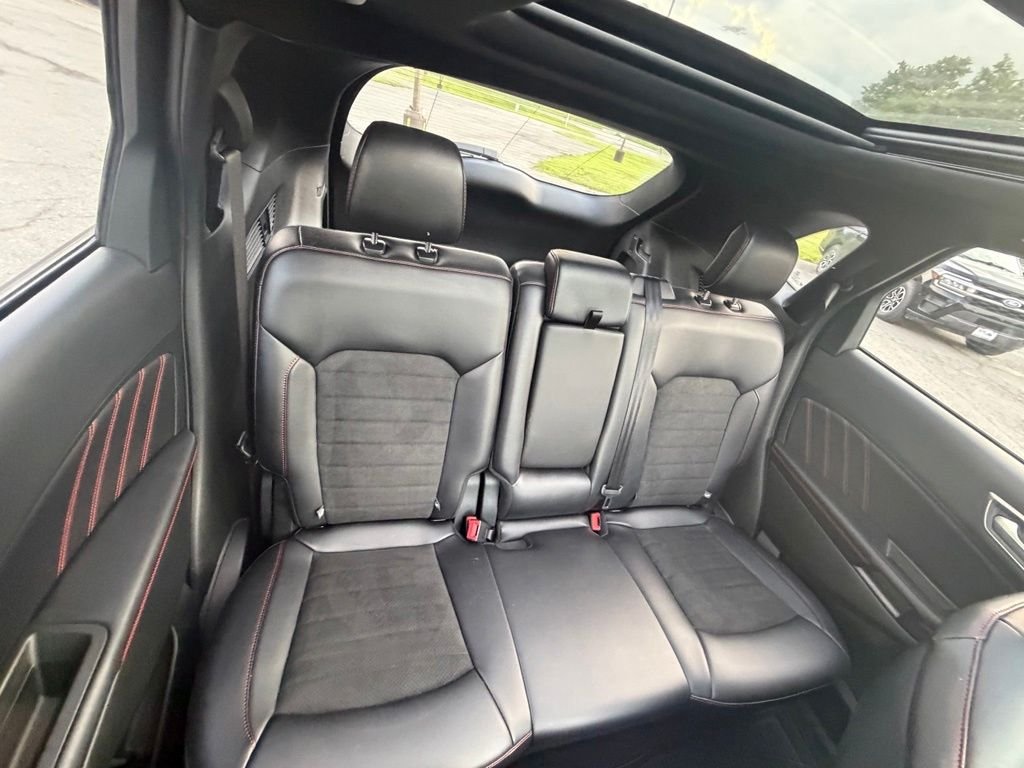 Used 2022 Silver Ford ST Line image 33