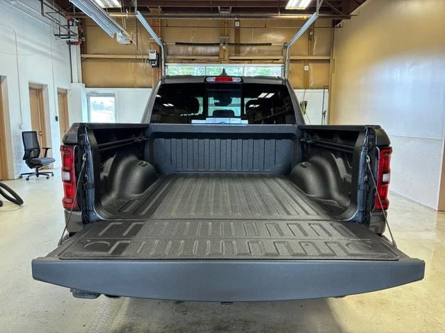 New 2026 Granite Crystal Ram BIG HORN CREW CAB 4X4 5