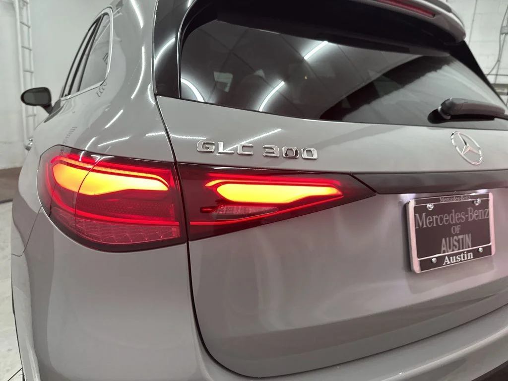 Used 2026 White Mercedes-Benz GLC 300 image 29