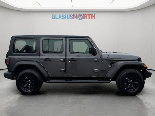 Used 2022 Gray Jeep Unlimited Sport image 4