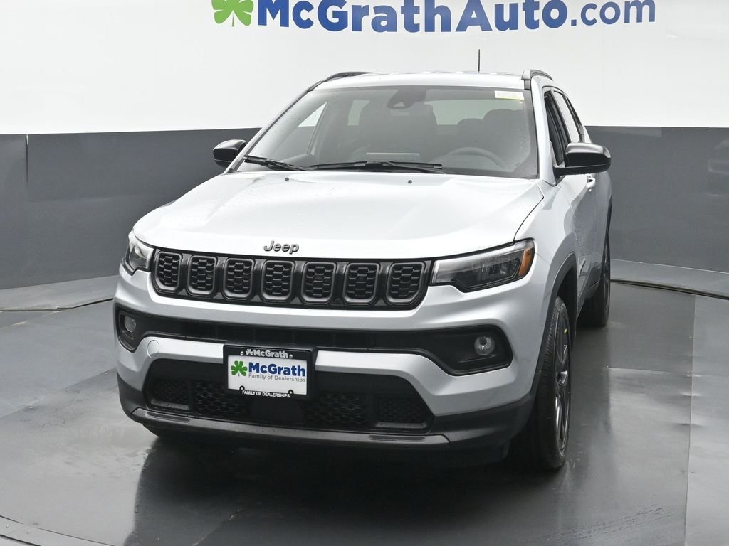 New 2026 Silver Zynith Metallic Clear-Coat Exterior Paint Jeep Latitude image 6