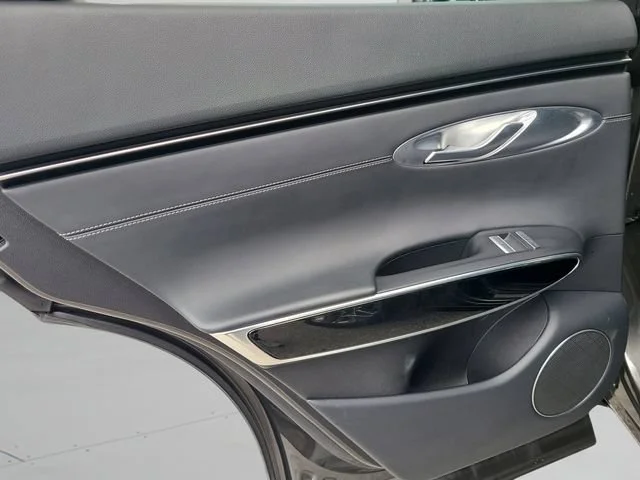 Used 2025 Gray Genesis 2.5T image 13