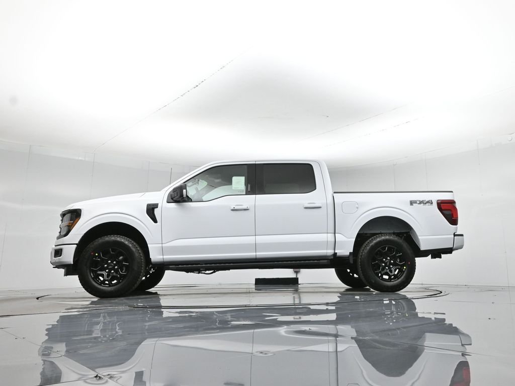 New 2026 Oxford White Ford XLT image 7