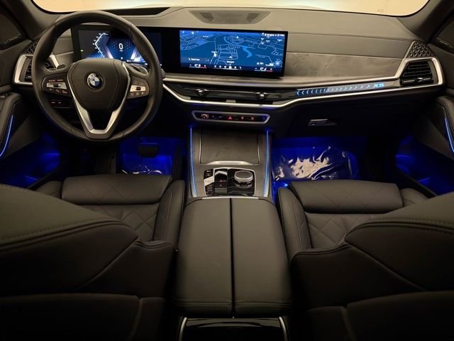 Used 2026 Skyscraper Grey Metallic BMW sDrive40i image 27