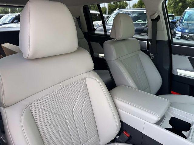 New 2027 White Hyundai SEL image 16