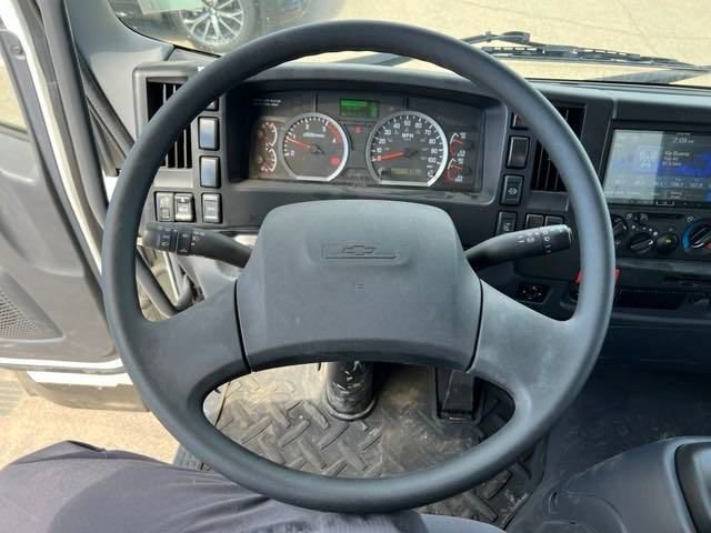 New 2024 Arc White Chevrolet MEDIUM ASH GRAY image 14