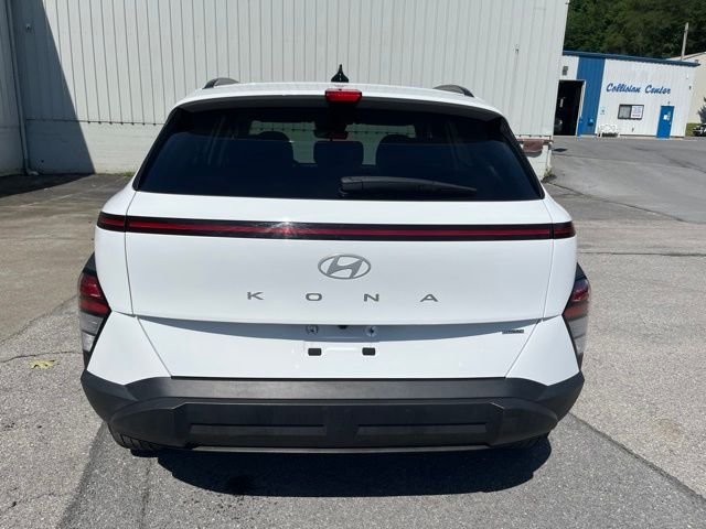 Used 2024 White Hyundai SEL image 7