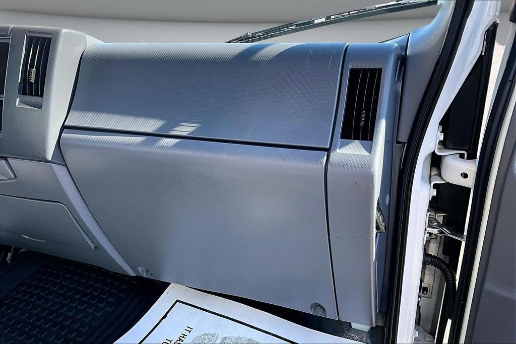 2022 Isuzu NRR - Photo 18