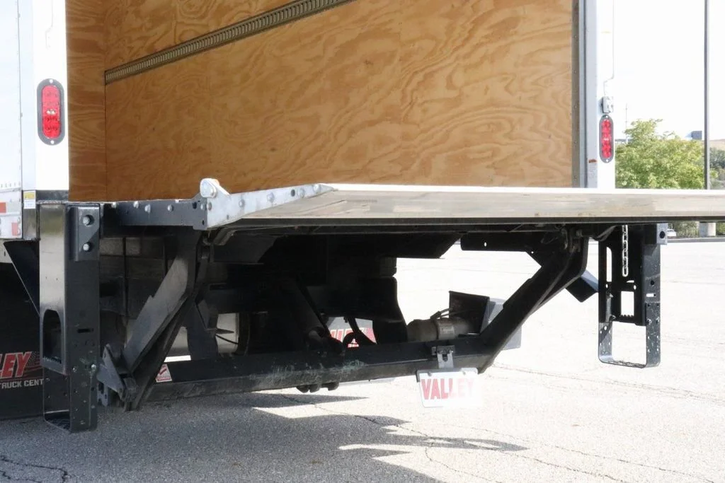 2023 Chevrolet Silverado 5500XD - Photo 18