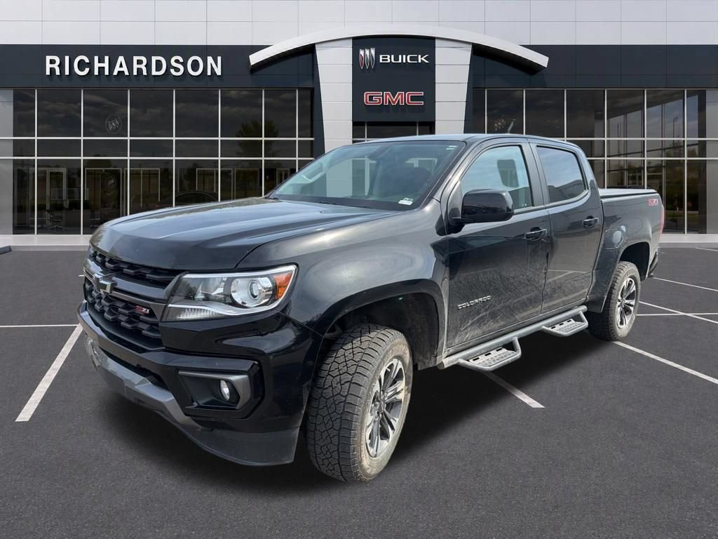 Used 2022 Black Chevrolet Z71 image 12
