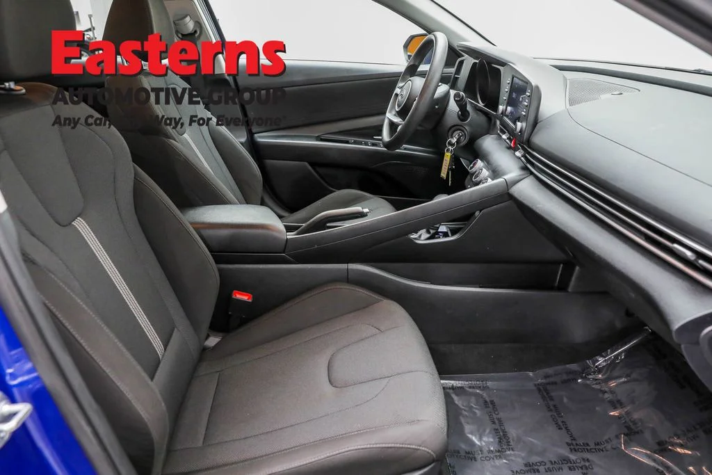 Used 2023 Blue Hyundai SE image 23