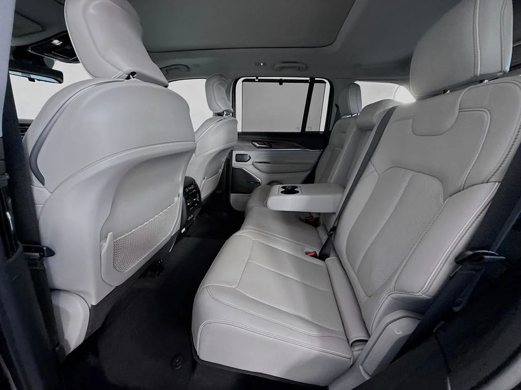 Used 2022 Brown Jeep Overland 4xe image 23