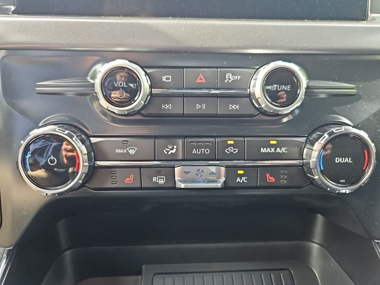 New 2026 Carbonized Gray Metallic Ford XLT image 18
