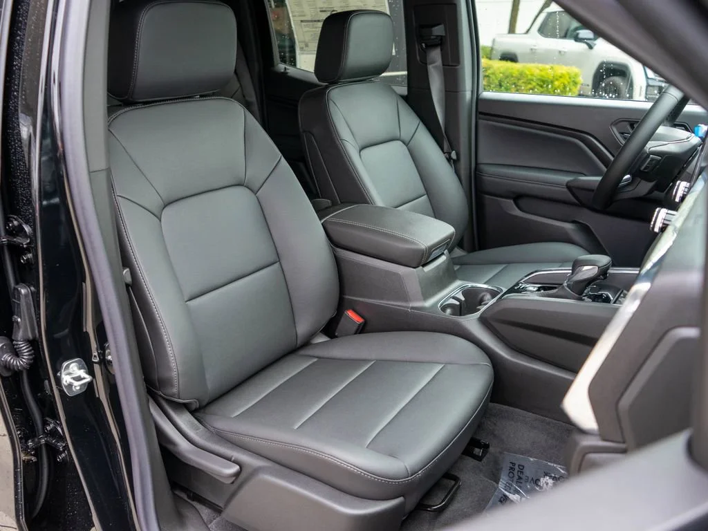 New 2026 Onyx Black GMC Elevation image 9