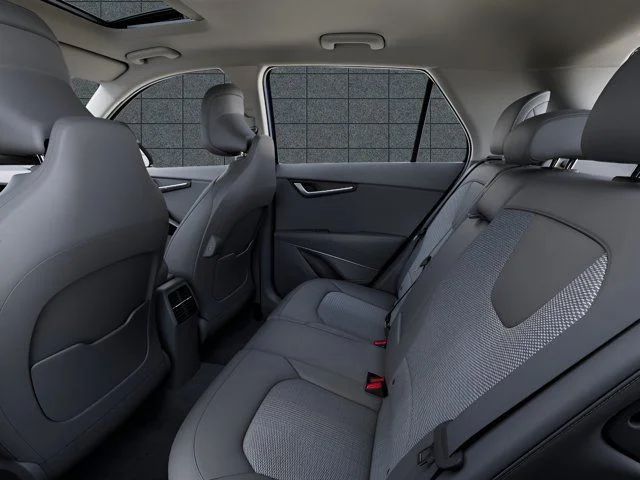 2025 Kia Niro EX Touring - Photo 18