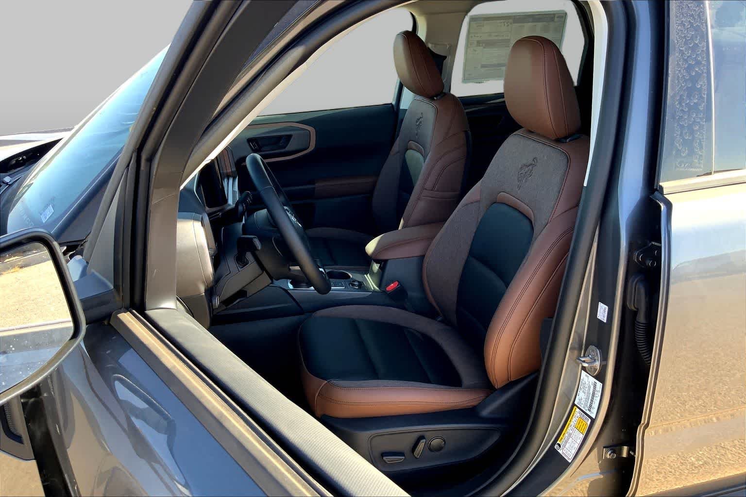 New 2025 Carbonized Gray Metallic Ford Outer Banks® image 9