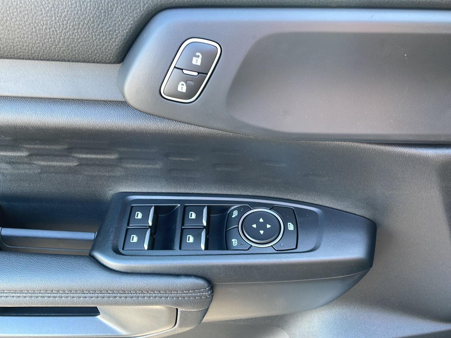 New 2026 Oxford White Ford XLT image 11