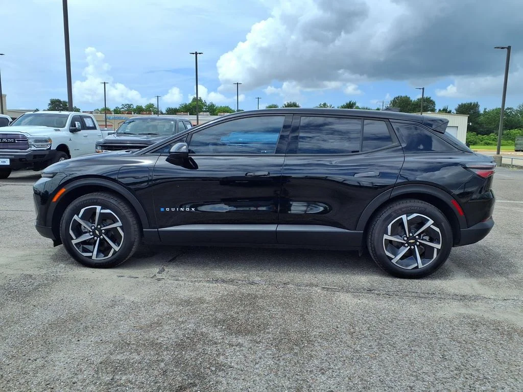 Used 2025 Black Chevrolet LT image 17