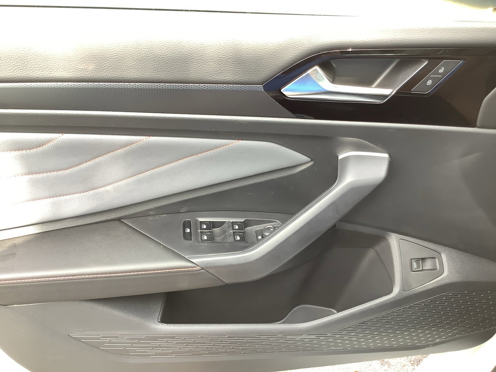 New 2026 PURE WHITE Volkswagen Autobahn image 28