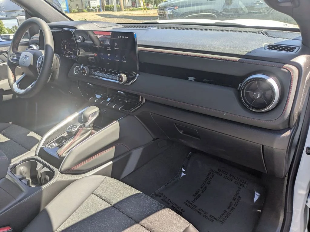 2025 Chevrolet Colorado Z71 - Photo 28