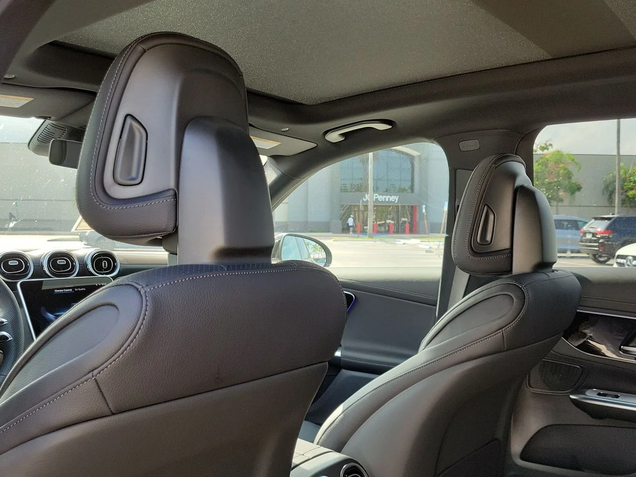 New 2026 Black Mercedes-Benz GLC 300 image 13