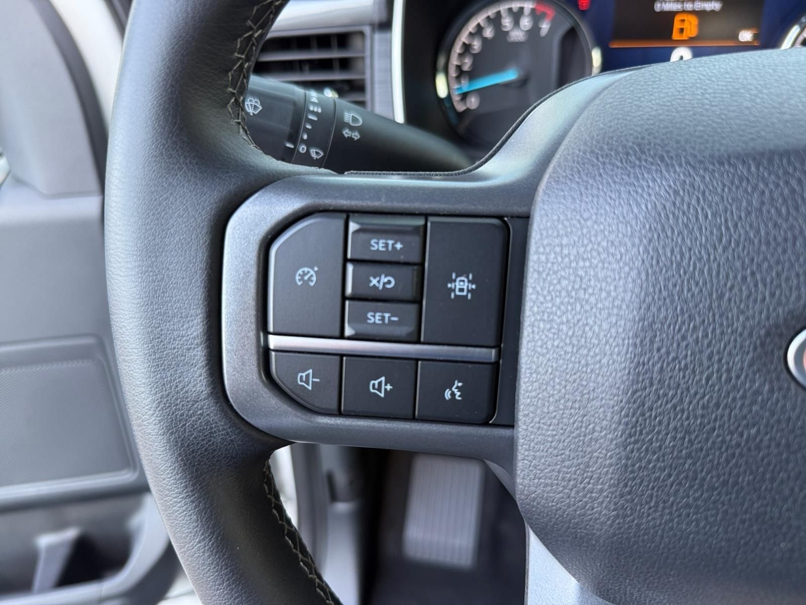 Certified Used 2023 Avalanche Ford XLT image 26