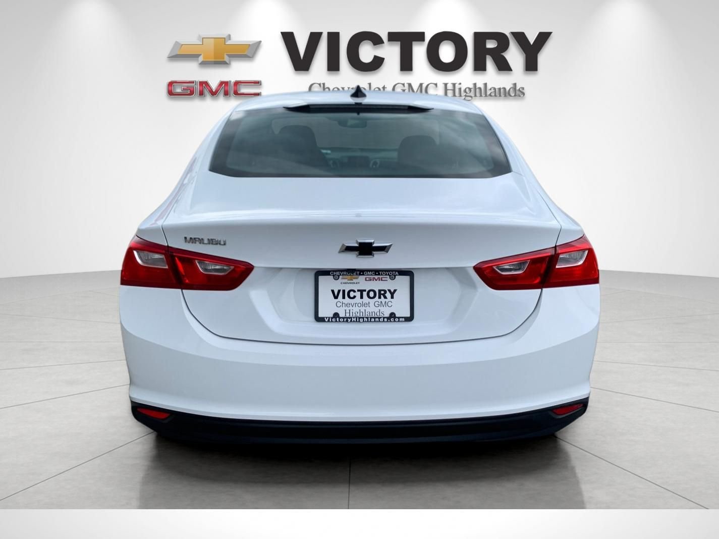Used 2023 White Chevrolet LS image 4