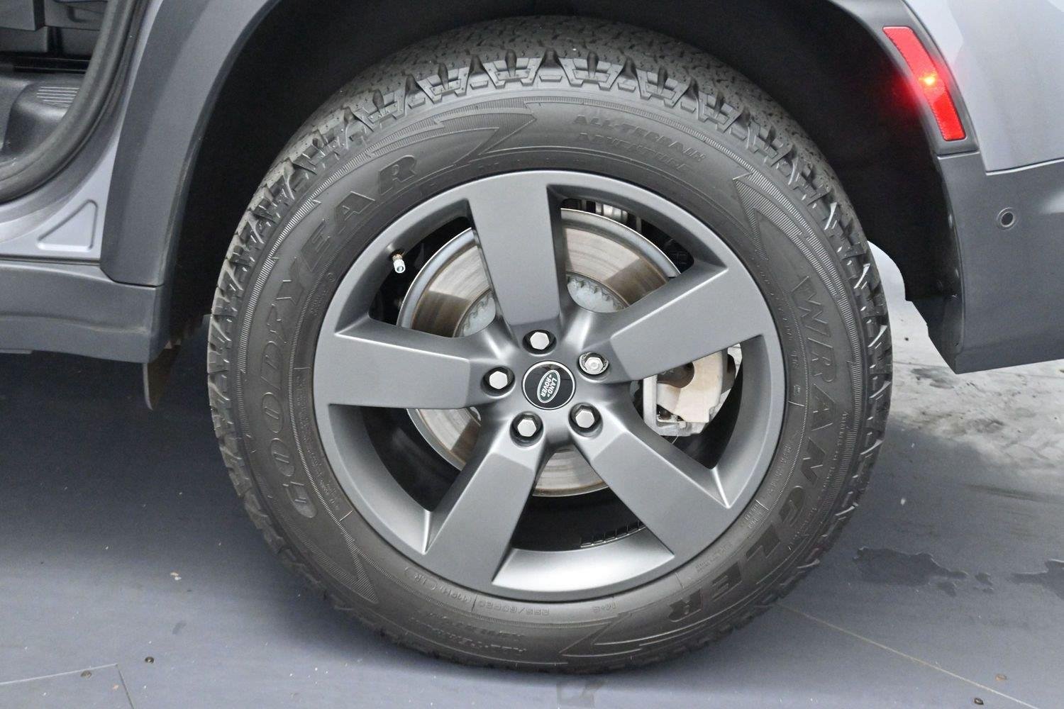 Used 2024 Eiger Grey Metallic Land Rover S image 43