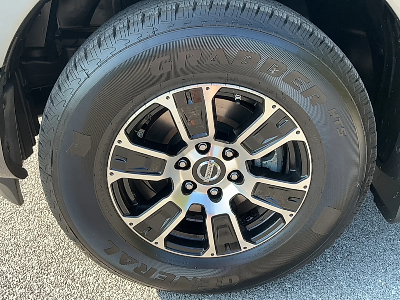 Used 2021 Gun Metallic Nissan Crew Cab SV 4x4 image 5